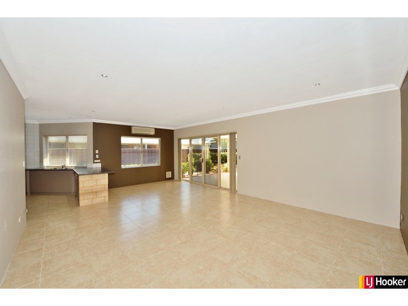 40 Chatsworth Drive, Erskine WA 6210