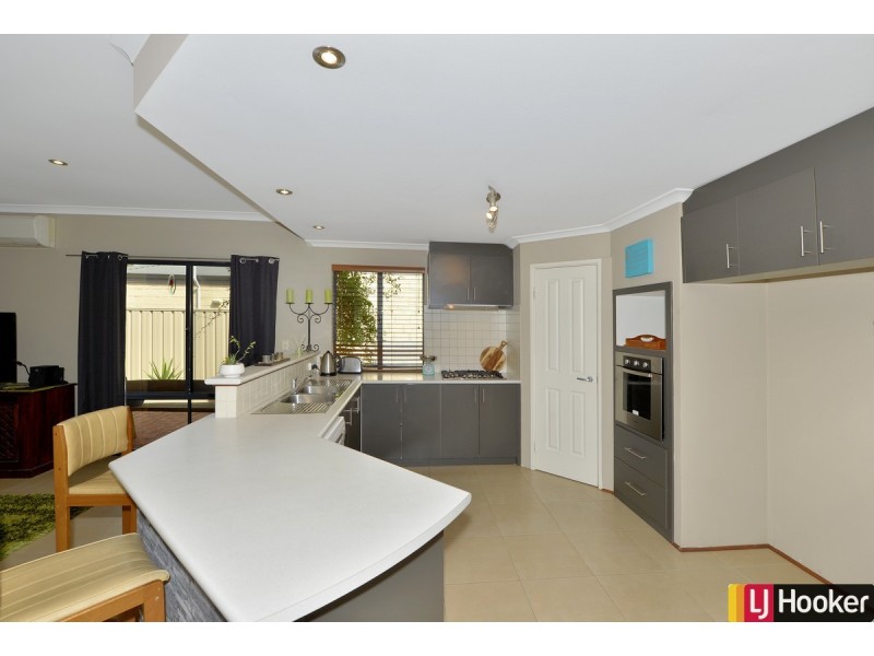 12 Eliza Pass, Madora Bay WA 6210