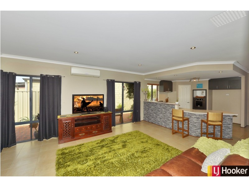 12 Eliza Pass, Madora Bay WA 6210