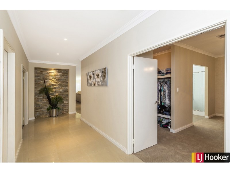 6 Roseburg Court, Meadow Springs WA 6210