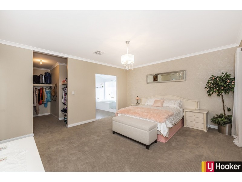 6 Roseburg Court, Meadow Springs WA 6210