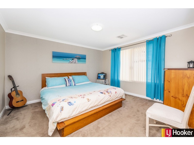 6 Roseburg Court, Meadow Springs WA 6210