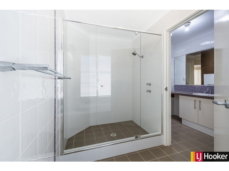 6 Roseburg Court, Meadow Springs WA 6210