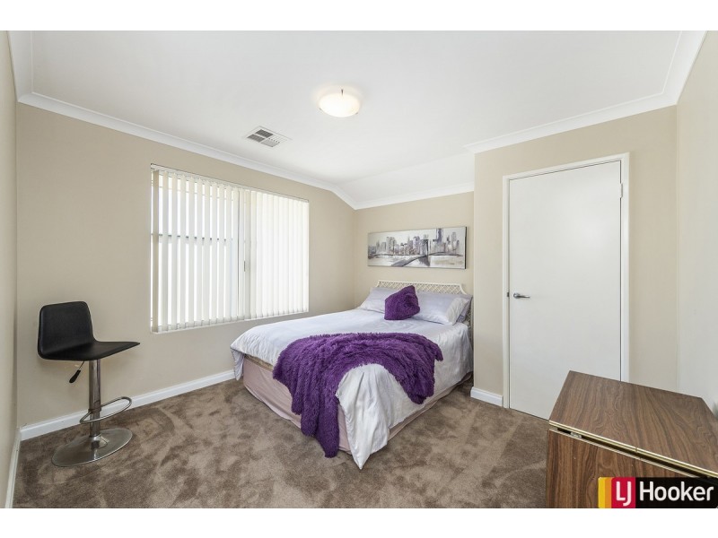 6 Roseburg Court, Meadow Springs WA 6210