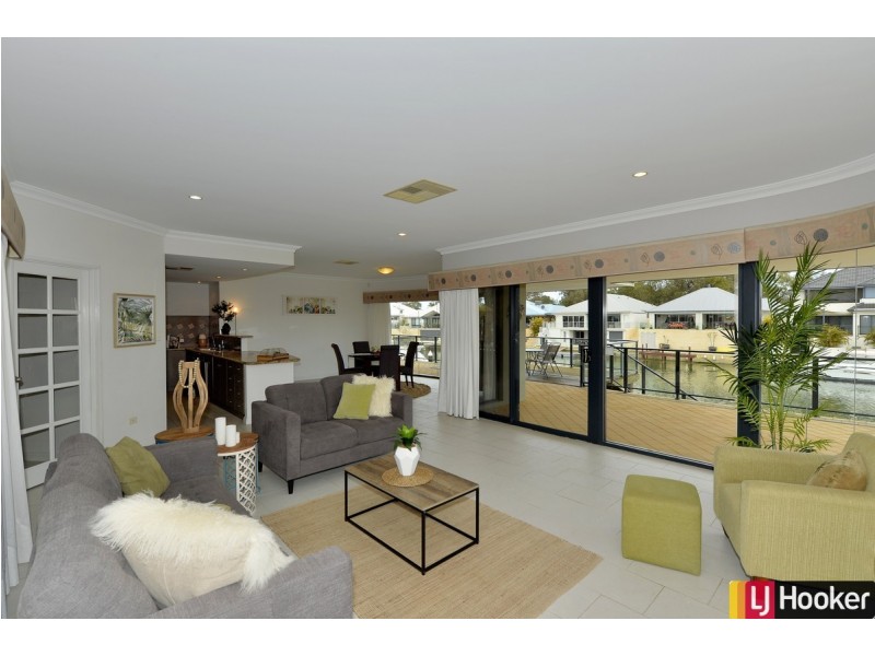 7 Ragamuffin Point, Halls Head WA 6210