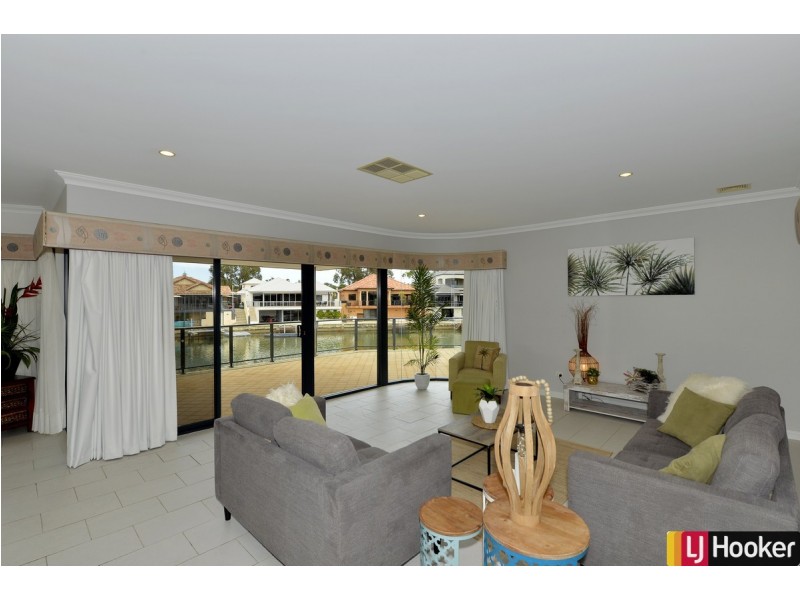 7 Ragamuffin Point, Halls Head WA 6210