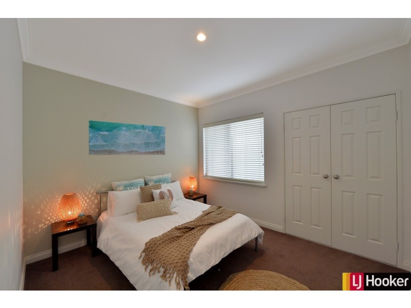 7 Ragamuffin Point, Halls Head WA 6210