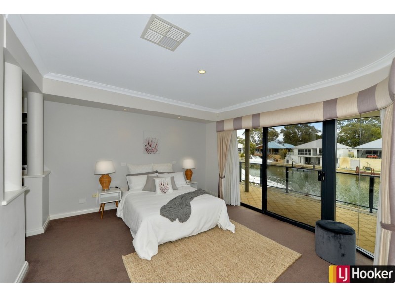 7 Ragamuffin Point, Halls Head WA 6210