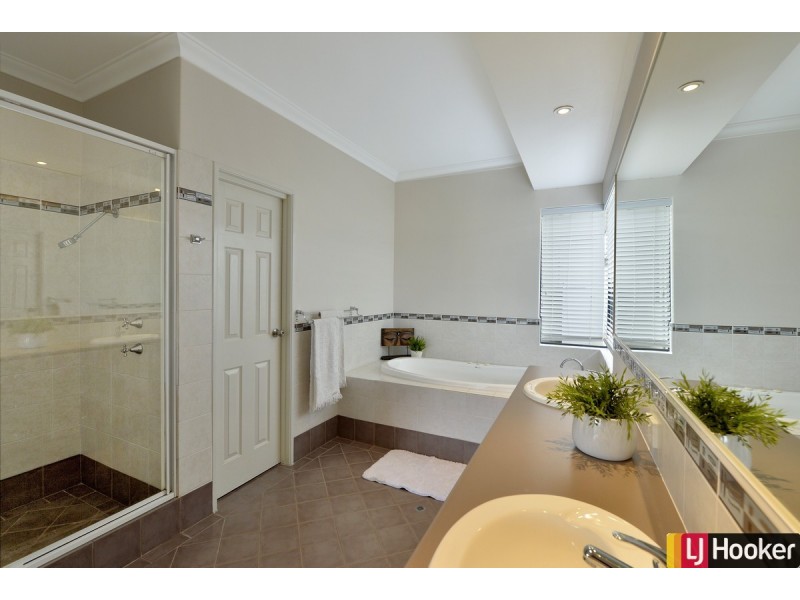 7 Ragamuffin Point, Halls Head WA 6210