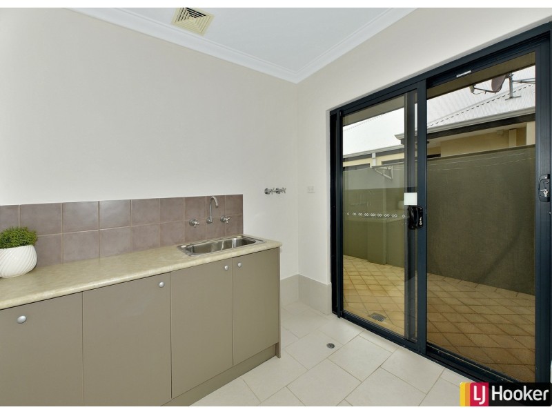 7 Ragamuffin Point, Halls Head WA 6210