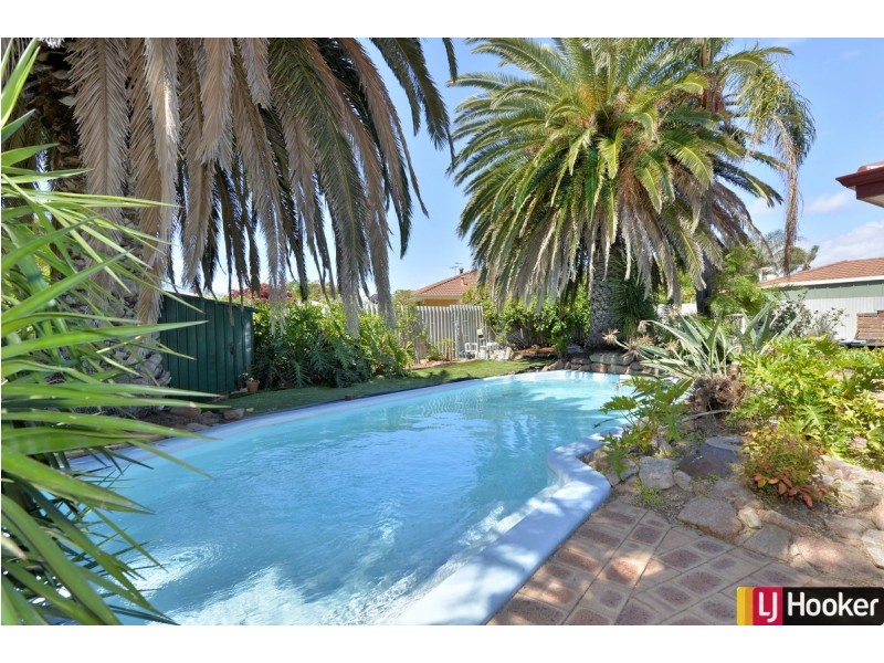 44 Peelwood Parade, Halls Head WA 6210