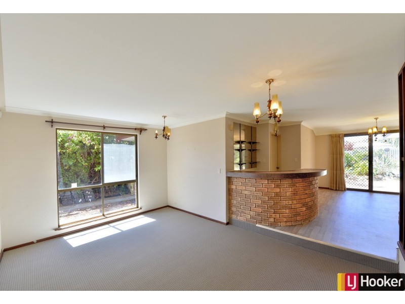 44 Peelwood Parade, Halls Head WA 6210