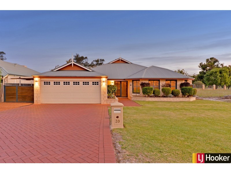 39 Midsummer Circle, Pinjarra WA 6208