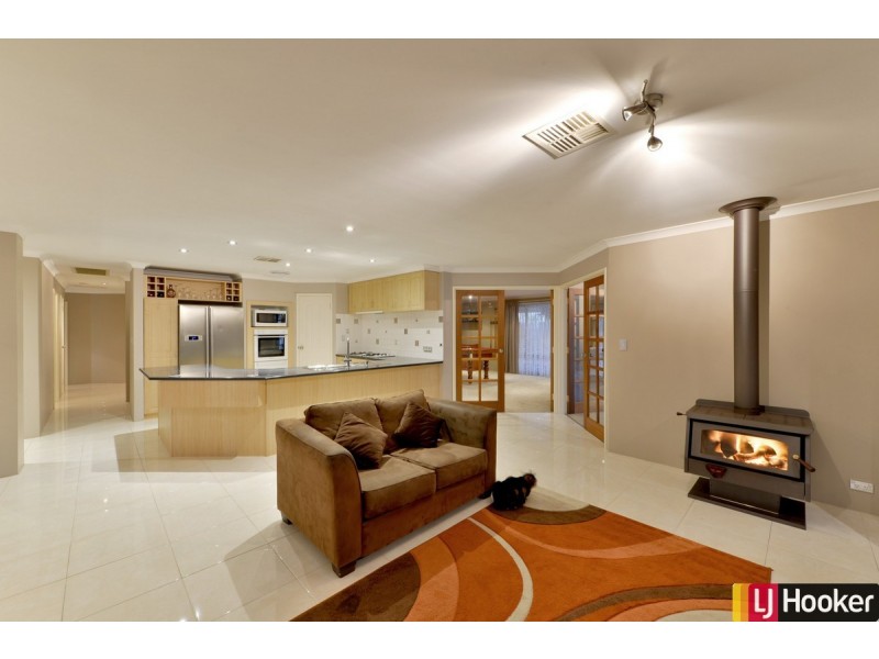 39 Midsummer Circle, Pinjarra WA 6208