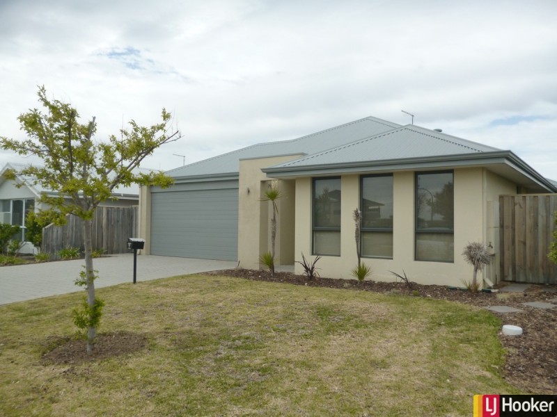 9 Stellaria Avenue, Halls Head WA 6210