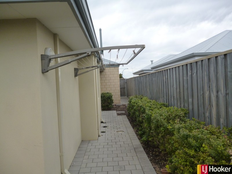 9 Stellaria Avenue, Halls Head WA 6210