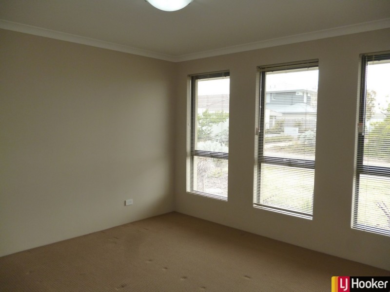 9 Stellaria Avenue, Halls Head WA 6210