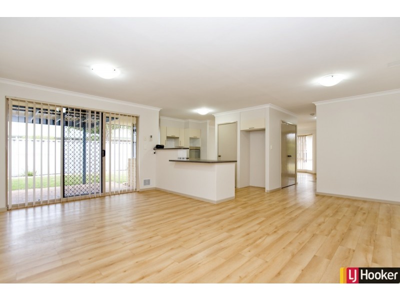 17 Lilac Green, Halls Head WA 6210