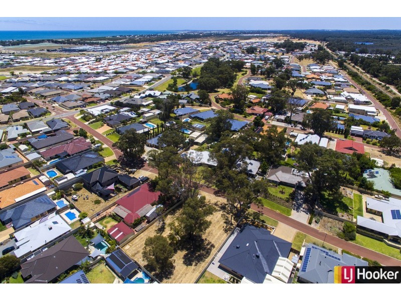 5 Maddox Vista, Lakelands WA 6180