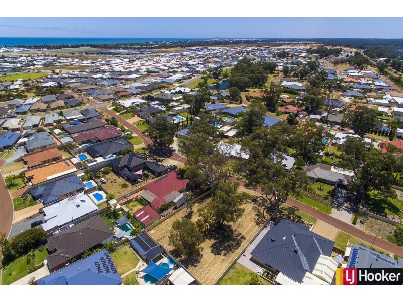 5 Maddox Vista, Lakelands WA 6180