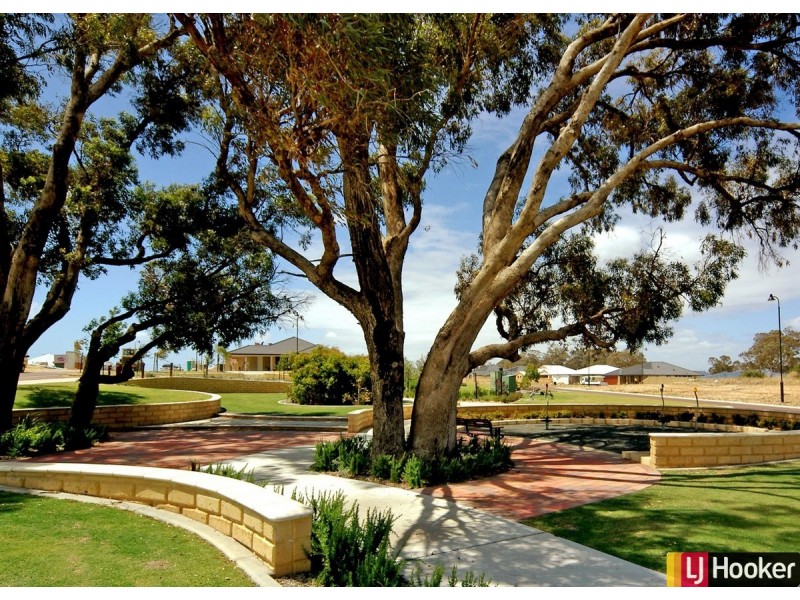 5 Maddox Vista, Lakelands WA 6180