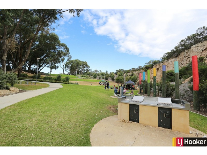 5 Maddox Vista, Lakelands WA 6180