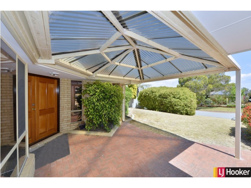 4 Camellia Court, Halls Head WA 6210