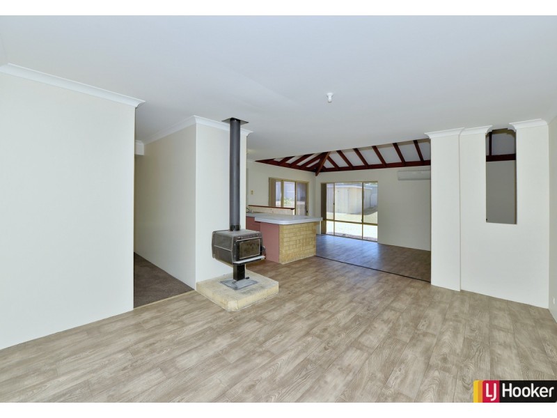 4 Camellia Court, Halls Head WA 6210