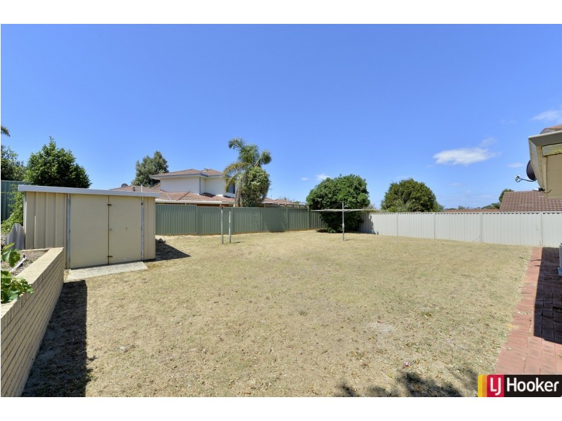4 Camellia Court, Halls Head WA 6210