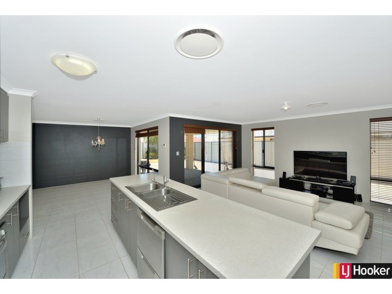 322 Pebble Beach Boulevard, Meadow Springs WA 6210