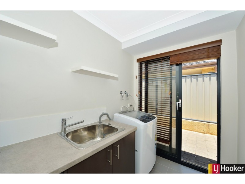 322 Pebble Beach Boulevard, Meadow Springs WA 6210