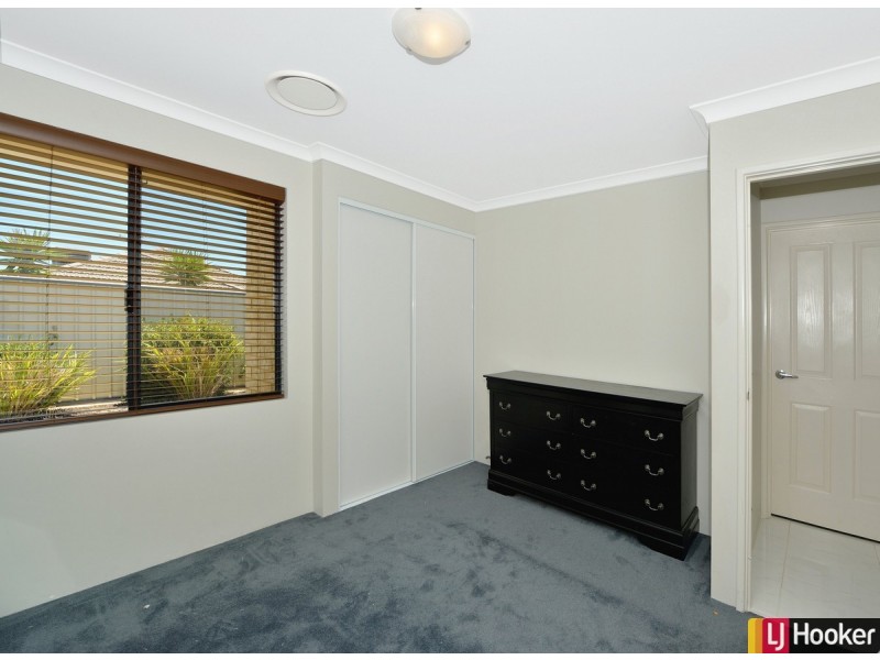 322 Pebble Beach Boulevard, Meadow Springs WA 6210