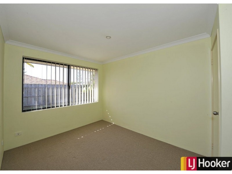 14 Whitegum Pass, Halls Head WA 6210