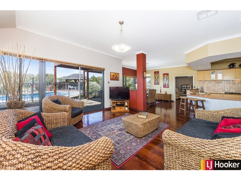 12 Placid Waters Parade, Coodanup WA 6210