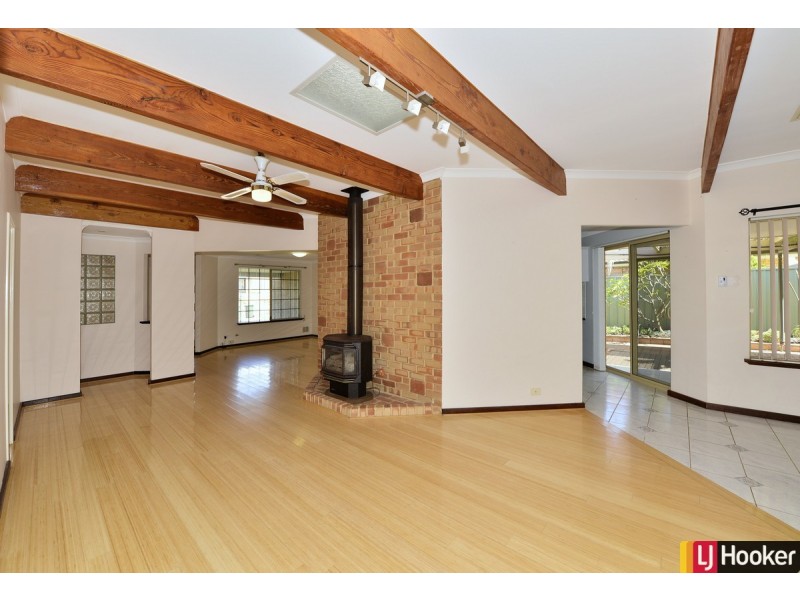 28 Admiralty Crescent, Halls Head WA 6210