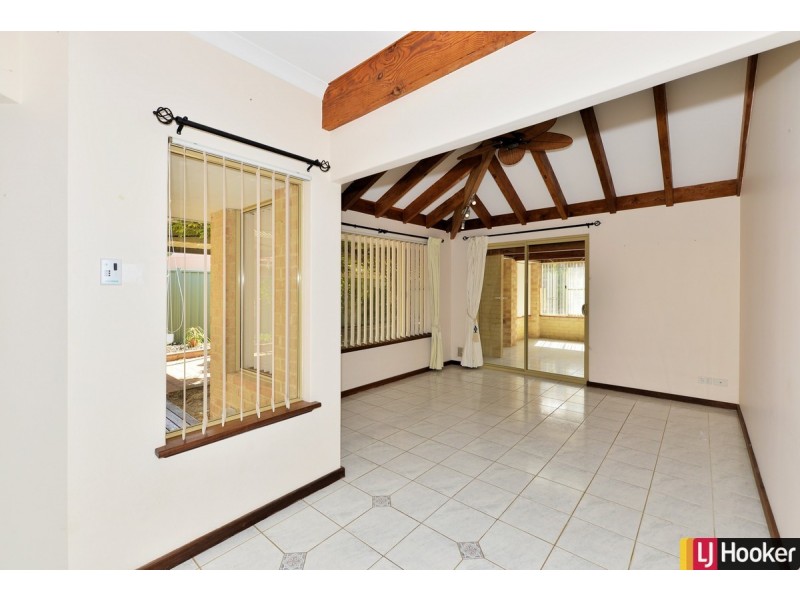 28 Admiralty Crescent, Halls Head WA 6210