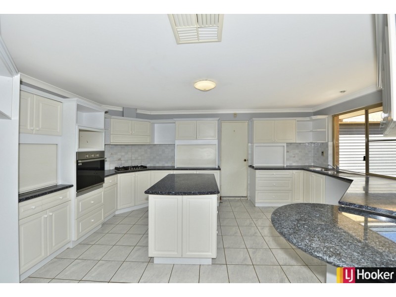 28 Admiralty Crescent, Halls Head WA 6210