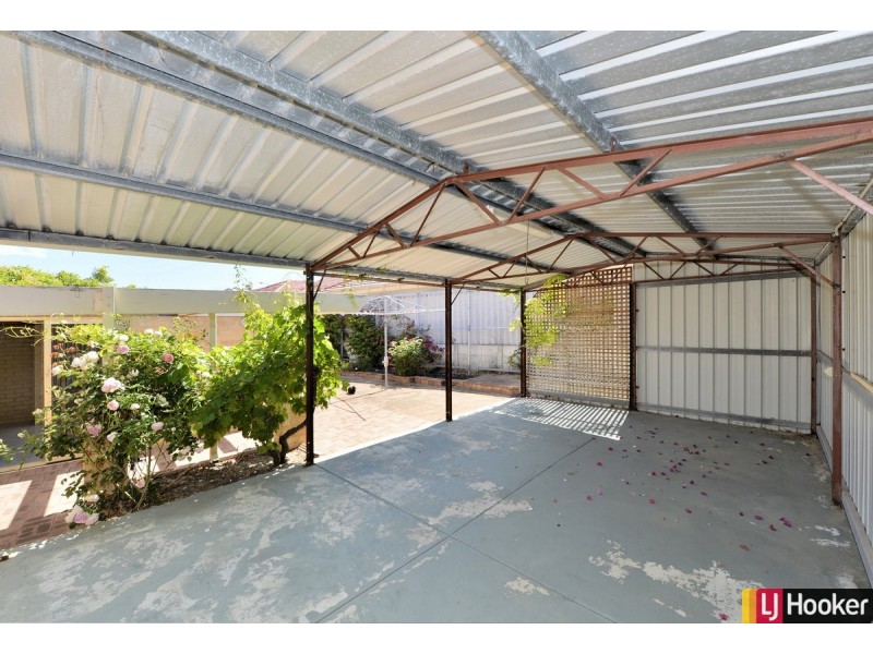 28 Admiralty Crescent, Halls Head WA 6210