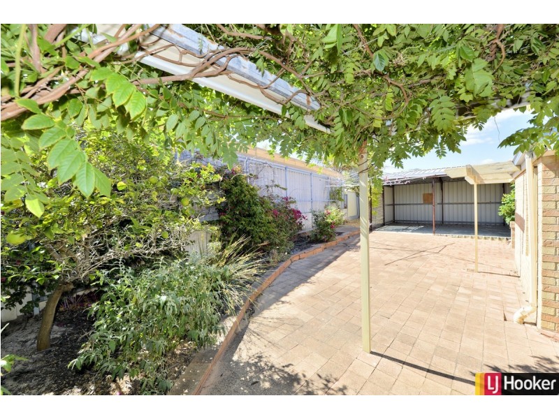 28 Admiralty Crescent, Halls Head WA 6210