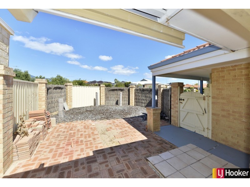 28 Admiralty Crescent, Halls Head WA 6210