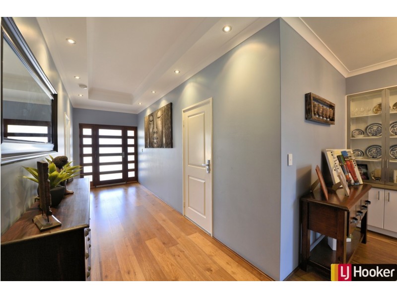 3 Sandbridge Way, Meadow Springs WA 6210