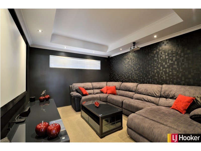 3 Sandbridge Way, Meadow Springs WA 6210