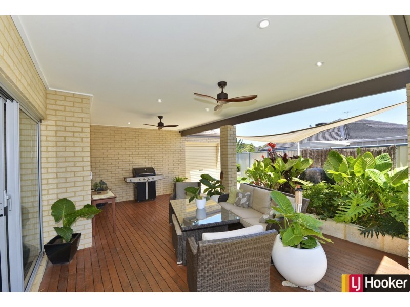 3 Sandbridge Way, Meadow Springs WA 6210