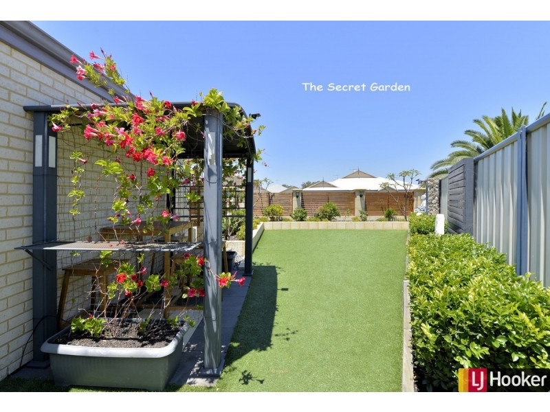 3 Sandbridge Way, Meadow Springs WA 6210