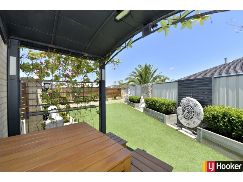 3 Sandbridge Way, Meadow Springs WA 6210