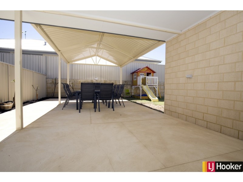 10 Ventura Way, Meadow Springs WA 6210