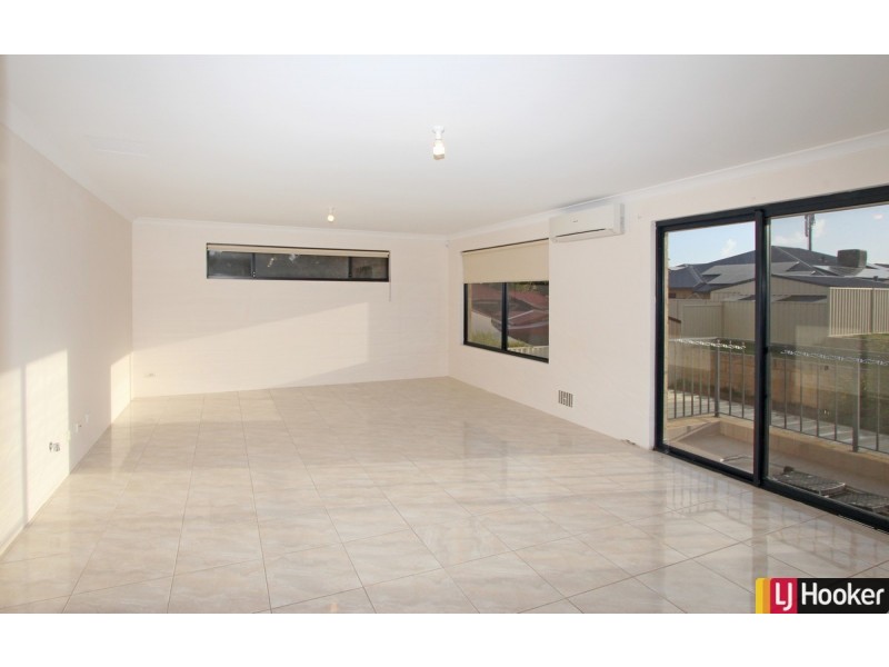 32A Guillardon Terrace, Madora Bay WA 6210