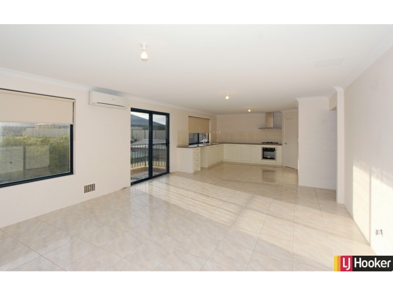 32A Guillardon Terrace, Madora Bay WA 6210