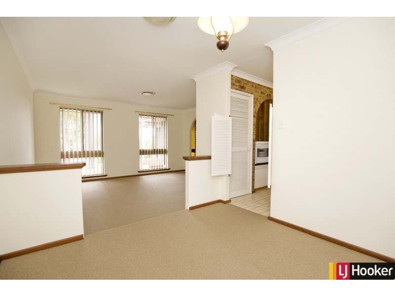 16 Muir Place, Halls Head WA 6210