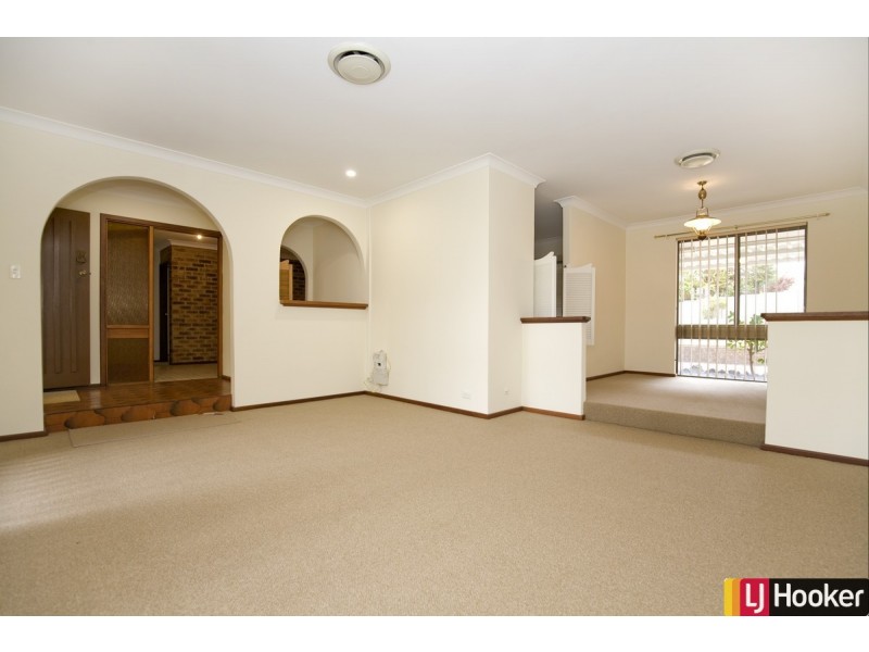 16 Muir Place, Halls Head WA 6210